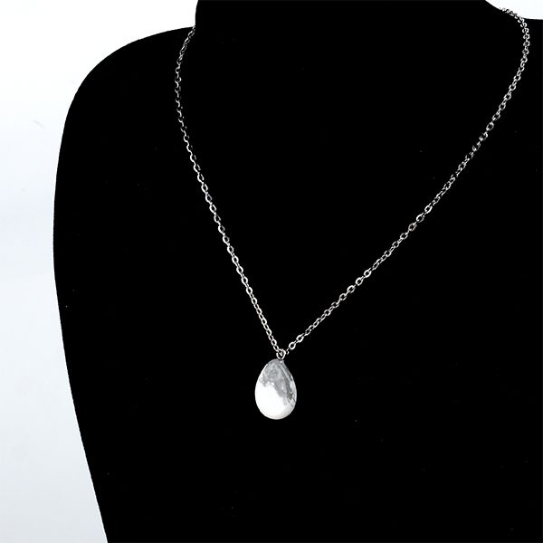 Semiprecious stone pendant teardrop